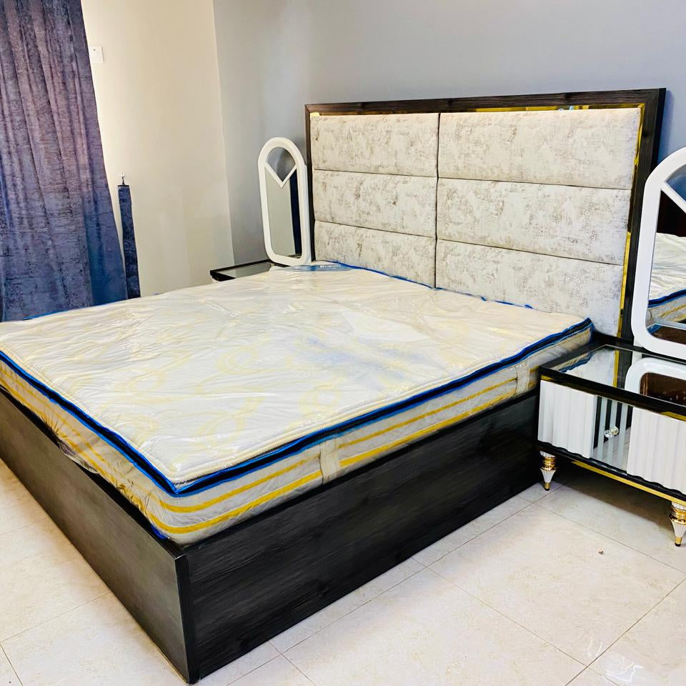 Modern Upholstered Bed Set with Mirrored Nightstands
