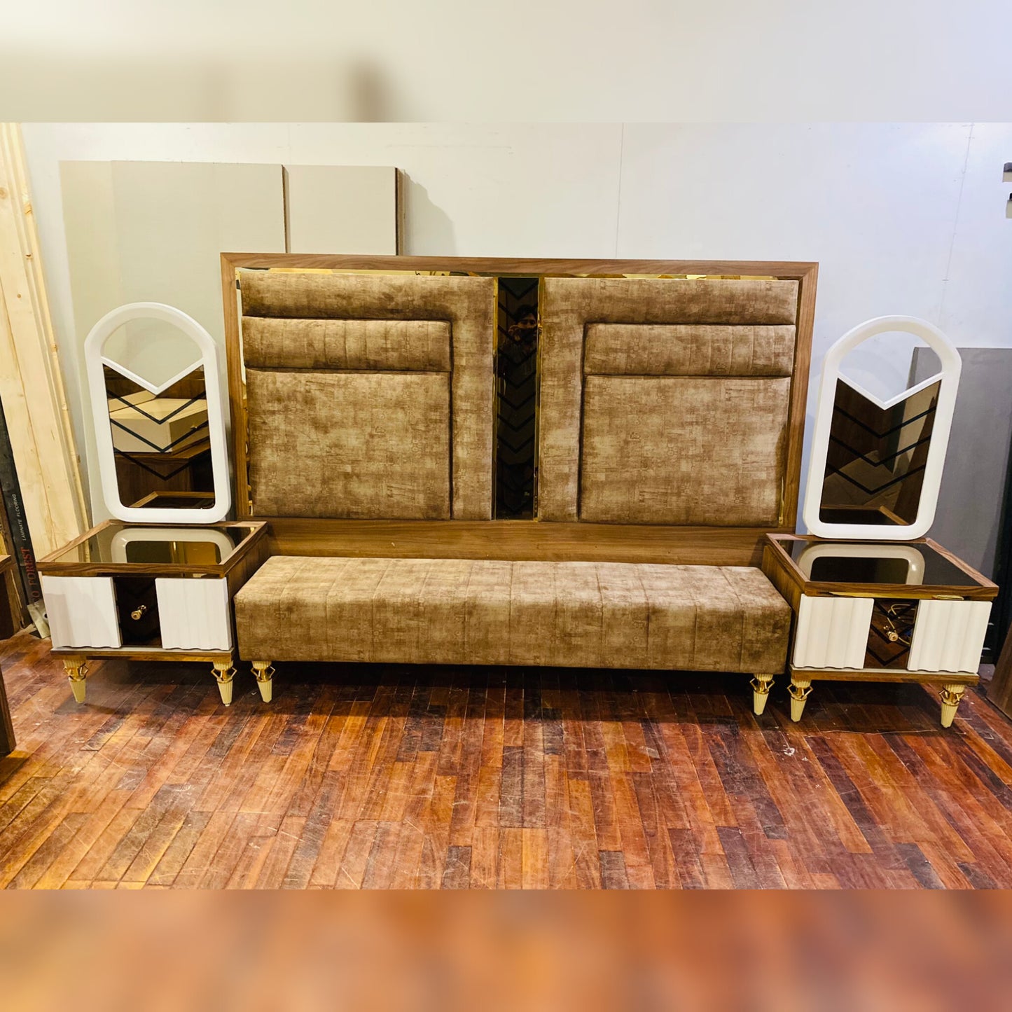 Royal Velvet Prestige Bed Set – Modern Luxury Craftsmanship