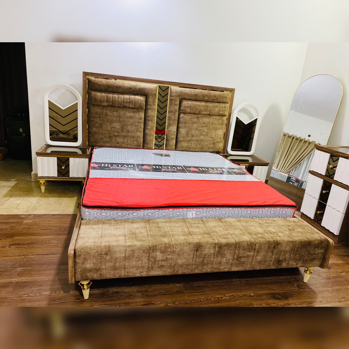 Royal Velvet Prestige Bed Set – Modern Luxury Craftsmanship